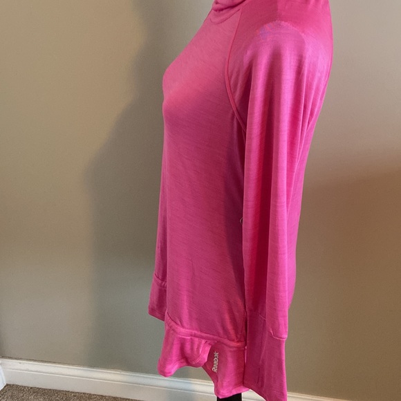 NWT- Pink Reebok runners top.  Barbiecore Vibes!  Slim Fit. Women’s size S. - Picture 4 of 13